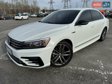 Белый Фольксваген Пассат, объемом двигателя 1.8 л и пробегом 157 тыс. км за 13200 $, фото 1 на Automoto.ua