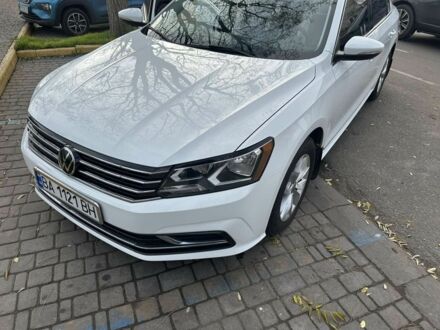 Белый Фольксваген Пассат, объемом двигателя 1.8 л и пробегом 107 тыс. км за 286 $, фото 1 на Automoto.ua