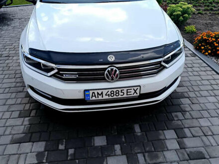 Білий Фольксваген Пассат, об'ємом двигуна 1.6 л та пробігом 207 тис. км за 13600 $, фото 1 на Automoto.ua