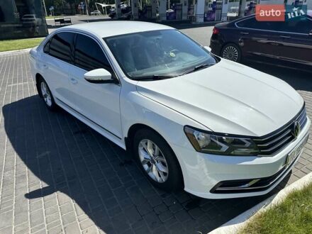 Белый Фольксваген Пассат, объемом двигателя 1.8 л и пробегом 107 тыс. км за 12100 $, фото 1 на Automoto.ua