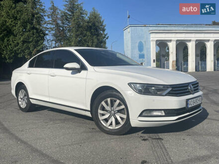 Фольксваген Пассат 2016 у Ужгороді на Automoto.ua Білий Фольксваген Пассат, об'ємом двигуна 1.97 л та пробігом 255 тис. км за 15800 $, фото 1 на Automoto.ua