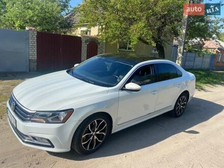 Белый Фольксваген Пассат, объемом двигателя 1.8 л и пробегом 173 тыс. км за 11000 $, фото 1 на Automoto.ua