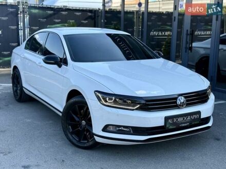 Белый Фольксваген Пассат, объемом двигателя 1.97 л и пробегом 174 тыс. км за 21500 $, фото 1 на Automoto.ua