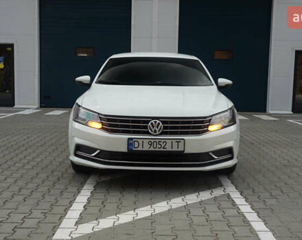 Білий Фольксваген Пассат, об'ємом двигуна 1.8 л та пробігом 204 тис. км за 12000 $, фото 1 на Automoto.ua