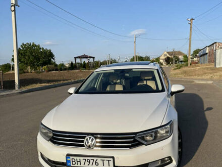 Белый Фольксваген Пассат, объемом двигателя 1.97 л и пробегом 123 тыс. км за 18500 $, фото 1 на Automoto.ua