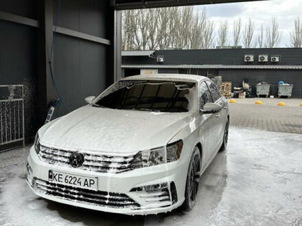 Фольксваген Пассат 2016 у Кривому Розі на Automoto.ua Білий Фольксваген Пассат, об'ємом двигуна 1.8 л та пробігом 139 тис. км за 13500 $, фото 1 на Automoto.ua