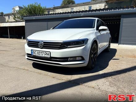 Белый Фольксваген Пассат, объемом двигателя 2 л и пробегом 210 тыс. км за 15500 $, фото 1 на Automoto.ua