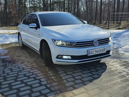 Белый Фольксваген Пассат, объемом двигателя 1.97 л и пробегом 243 тыс. км за 15200 $, фото 1 на Automoto.ua