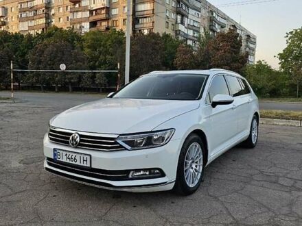 Фольксваген Пассат 2016 в Славянске на Automoto.ua Белый Фольксваген Пассат, объемом двигателя 1.97 л и пробегом 274 тыс. км за 12900 $, фото 1 на Automoto.ua