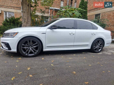 Фольксваген Пассат 2016 в Харькове на Automoto.ua Белый Фольксваген Пассат, объемом двигателя 1.8 л и пробегом 155 тыс. км за 15000 $, фото 1 на Automoto.ua