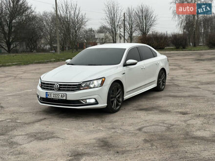 Белый Фольксваген Пассат, объемом двигателя 1.8 л и пробегом 193 тыс. км за 11500 $, фото 1 на Automoto.ua