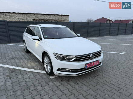 Белый Фольксваген Пассат, объемом двигателя 2 л и пробегом 263 тыс. км за 15550 $, фото 1 на Automoto.ua