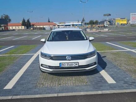 Фольксваген Пассат 2017 в Гусятине на Automoto.ua Белый Фольксваген Пассат, объемом двигателя 1.97 л и пробегом 229 тыс. км за 16500 $, фото 1 на Automoto.ua