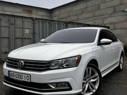 Белый Фольксваген Пассат, объемом двигателя 1.8 л и пробегом 185 тыс. км за 13000 $, фото 1 на Automoto.ua