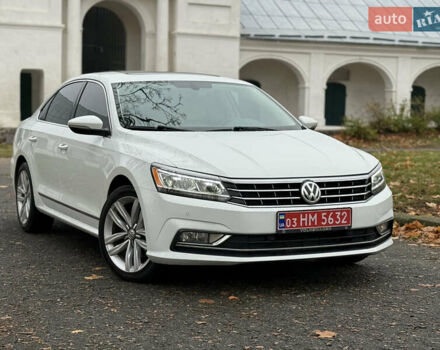 Белый Фольксваген Пассат, объемом двигателя 1.8 л и пробегом 150 тыс. км за 14600 $, фото 1 на Automoto.ua