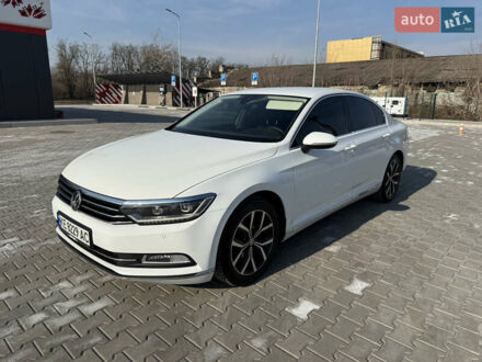 Фольксваген Пассат 2017 у Кривому Розі на Automoto.ua Білий Фольксваген Пассат, об'ємом двигуна 1.97 л та пробігом 250 тис. км за 19000 $, фото 1 на Automoto.ua