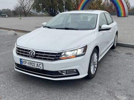 Белый Фольксваген Пассат, объемом двигателя 1.8 л и пробегом 181 тыс. км за 14000 $, фото 1 на Automoto.ua