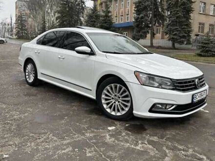 Белый Фольксваген Пассат, объемом двигателя 1.8 л и пробегом 132 тыс. км за 10000 $, фото 1 на Automoto.ua