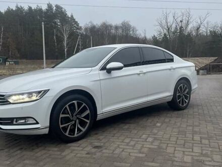Фольксваген Пассат 2017 у Ирпене на Automoto.ua Білий Фольксваген Пассат, об'ємом двигуна 1.8 л та пробігом 57 тис. км за 26000 $, фото 1 на Automoto.ua