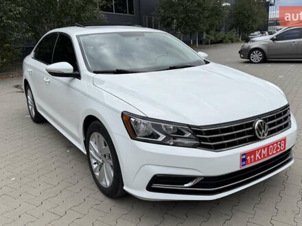 Білий Фольксваген Пассат, об'ємом двигуна 0 л та пробігом 175 тис. км за 13500 $, фото 1 на Automoto.ua