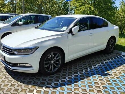 Фольксваген Пассат 2017 в Кривом Роге на Automoto.ua Белый Фольксваген Пассат, объемом двигателя 2 л и пробегом 123 тыс. км за 10500 $, фото 1 на Automoto.ua