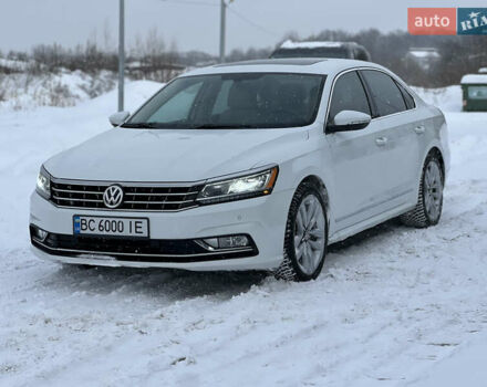 Белый Фольксваген Пассат, объемом двигателя 1.8 л и пробегом 119 тыс. км за 15600 $, фото 1 на Automoto.ua