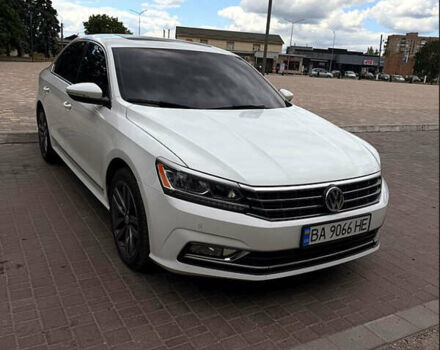 Білий Фольксваген Пассат, об'ємом двигуна 1.8 л та пробігом 120 тис. км за 16000 $, фото 1 на Automoto.ua