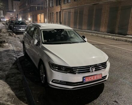 Белый Фольксваген Пассат, объемом двигателя 2 л и пробегом 280 тыс. км за 353 $, фото 1 на Automoto.ua