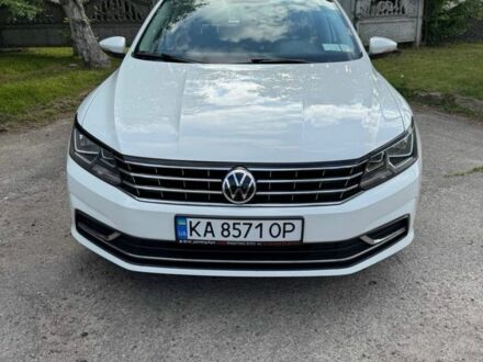 Белый Фольксваген Пассат, объемом двигателя 2 л и пробегом 135 тыс. км за 16100 $, фото 1 на Automoto.ua