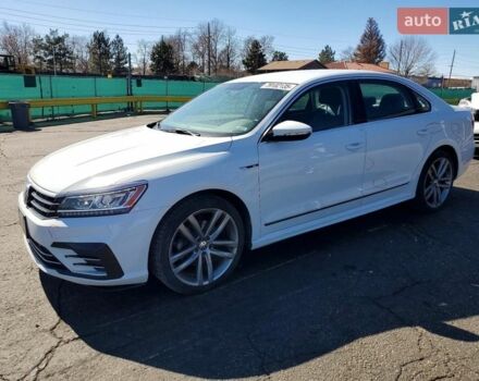 Белый Фольксваген Пассат, объемом двигателя 1.8 л и пробегом 135 тыс. км за 3000 $, фото 1 на Automoto.ua