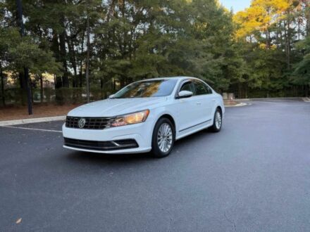 Белый Фольксваген Пассат, объемом двигателя 1.8 л и пробегом 59 тыс. км за 2550 $, фото 1 на Automoto.ua