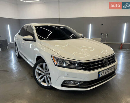 Белый Фольксваген Пассат, объемом двигателя 1.9 л и пробегом 160 тыс. км за 17500 $, фото 1 на Automoto.ua