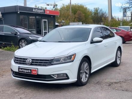 Белый Фольксваген Пассат, объемом двигателя 2 л и пробегом 152 тыс. км за 16490 $, фото 1 на Automoto.ua