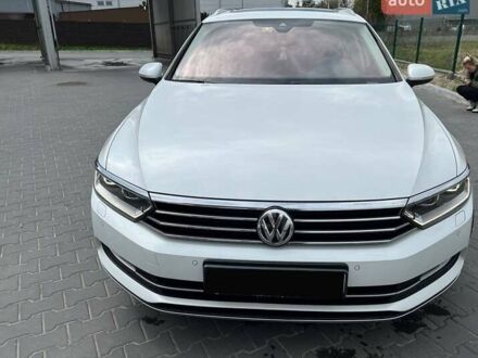 Фольксваген Пассат 2018 в Черновцах на Automoto.ua Белый Фольксваген Пассат, объемом двигателя 2 л и пробегом 291 тыс. км за 22500 $, фото 1 на Automoto.ua