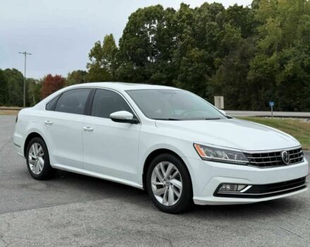 Фольксваген Пассат 2018 в Львове на Automoto.ua Белый Фольксваген Пассат, объемом двигателя 2 л и пробегом 48 тыс. км за 11300 $, фото 1 на Automoto.ua