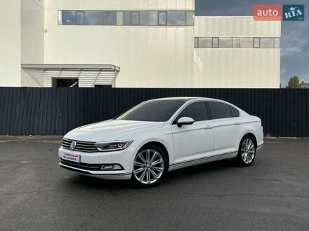 Фольксваген Пассат 2018 у Києві на Automoto.ua Білий Фольксваген Пассат, об'ємом двигуна 1.97 л та пробігом 50 тис. км за 26000 $, фото 1 на Automoto.ua