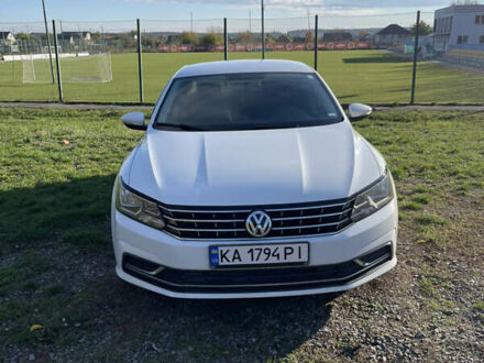 Белый Фольксваген Пассат, объемом двигателя 2 л и пробегом 132 тыс. км за 13200 $, фото 1 на Automoto.ua