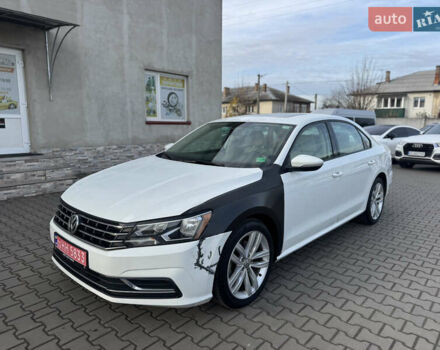 Белый Фольксваген Пассат, объемом двигателя 2 л и пробегом 214 тыс. км за 10800 $, фото 1 на Automoto.ua