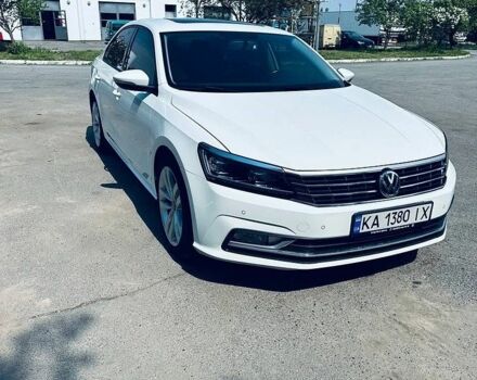 Белый Фольксваген Пассат, объемом двигателя 1.98 л и пробегом 128 тыс. км за 17500 $, фото 1 на Automoto.ua