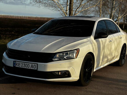 Белый Фольксваген Пассат, объемом двигателя 1.98 л и пробегом 121 тыс. км за 13700 $, фото 1 на Automoto.ua