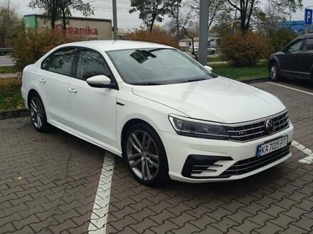 Білий Фольксваген Пассат, об'ємом двигуна 2 л та пробігом 195 тис. км за 14200 $, фото 1 на Automoto.ua