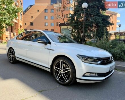Белый Фольксваген Пассат, объемом двигателя 1.97 л и пробегом 240 тыс. км за 21900 $, фото 1 на Automoto.ua