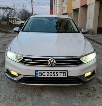 Белый Фольксваген Пассат, объемом двигателя 1.97 л и пробегом 232 тыс. км за 23000 $, фото 1 на Automoto.ua