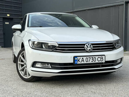 Фольксваген Пассат 2019 у Києві на Automoto.ua Білий Фольксваген Пассат, об'ємом двигуна 1.8 л та пробігом 69 тис. км за 22100 $, фото 1 на Automoto.ua