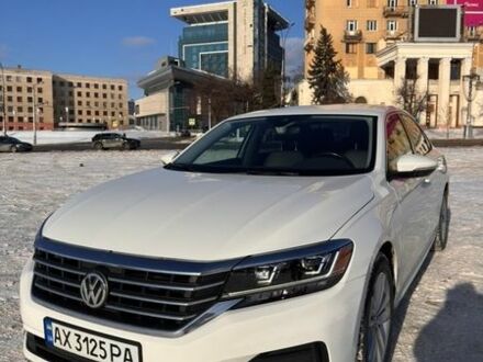 Белый Фольксваген Пассат, объемом двигателя 2 л и пробегом 92 тыс. км за 17700 $, фото 1 на Automoto.ua