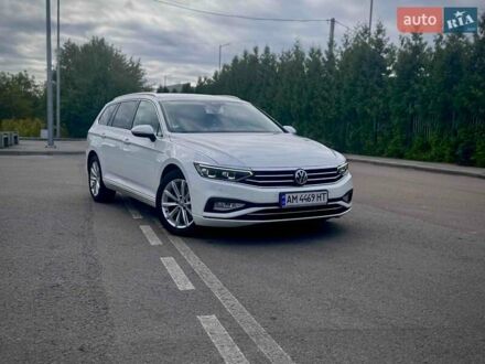 Белый Фольксваген Пассат, объемом двигателя 2 л и пробегом 230 тыс. км за 18200 $, фото 1 на Automoto.ua