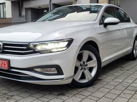 Белый Фольксваген Пассат, объемом двигателя 1.97 л и пробегом 202 тыс. км за 23500 $, фото 1 на Automoto.ua