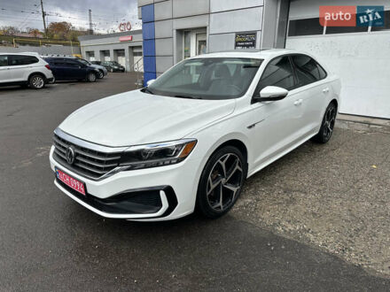 Белый Фольксваген Пассат, объемом двигателя 2 л и пробегом 51 тыс. км за 23750 $, фото 1 на Automoto.ua