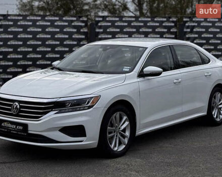 Фольксваген Пассат 2020 в Киеве на Automoto.ua Белый Фольксваген Пассат, объемом двигателя 1.98 л и пробегом 103 тыс. км за 14750 $, фото 1 на Automoto.ua