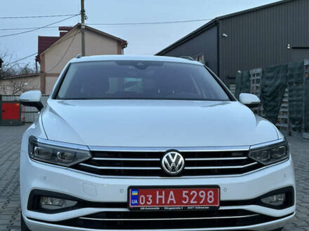 Фольксваген Пассат 2020 у Млинів на Automoto.ua Білий Фольксваген Пассат, об'ємом двигуна 1.97 л та пробігом 190 тис. км за 24500 $, фото 1 на Automoto.ua
